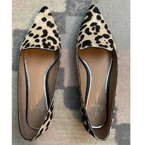 Women’s pointed flats